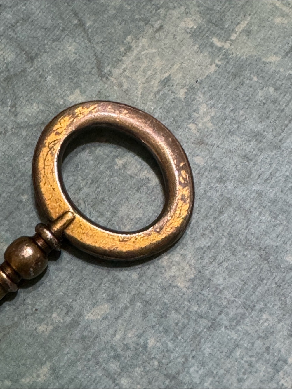 FOSSIL BRASS KEY - Picture 4 of 8